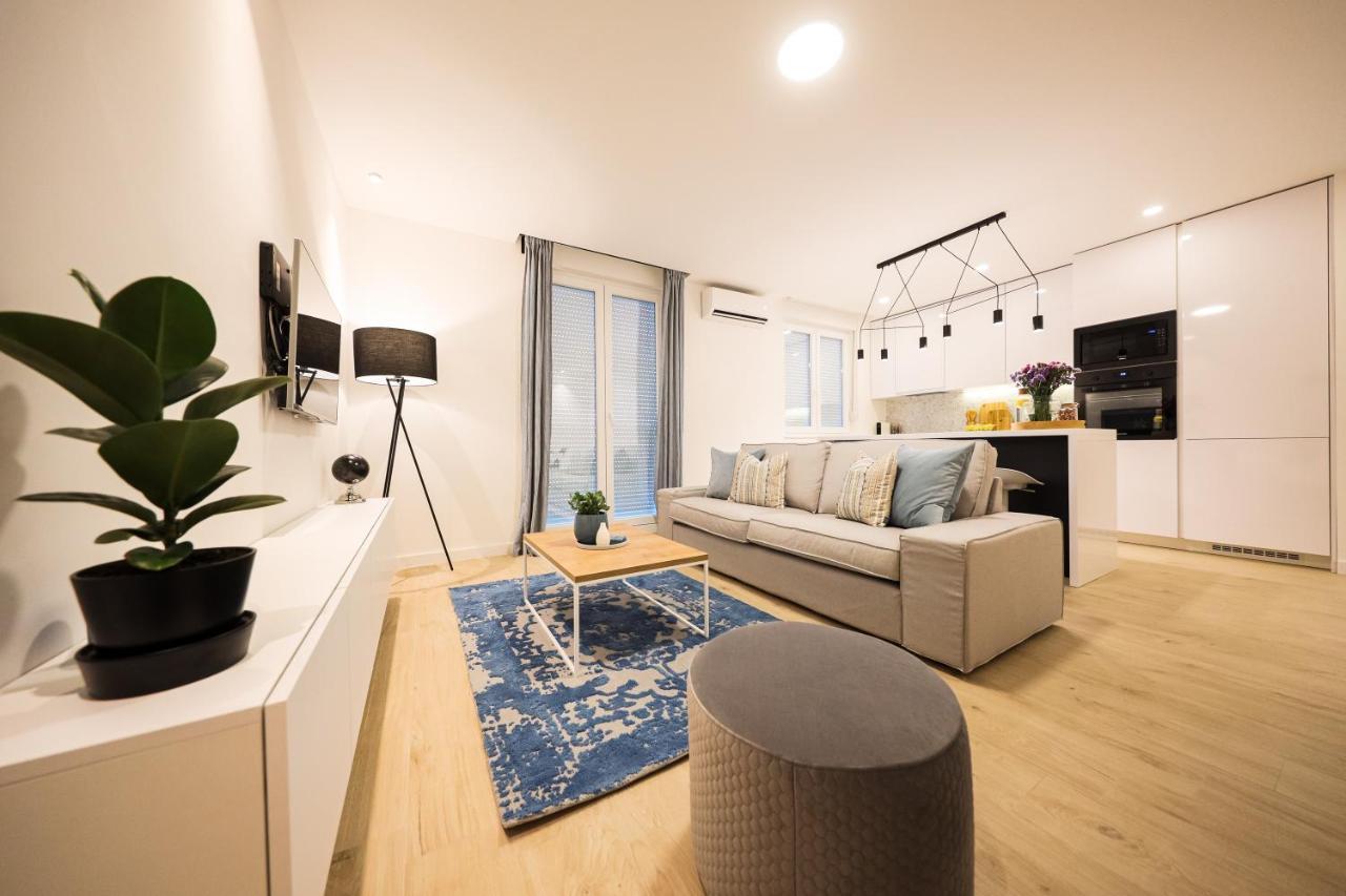 Apartment Sea View In The Center With Free Parking *