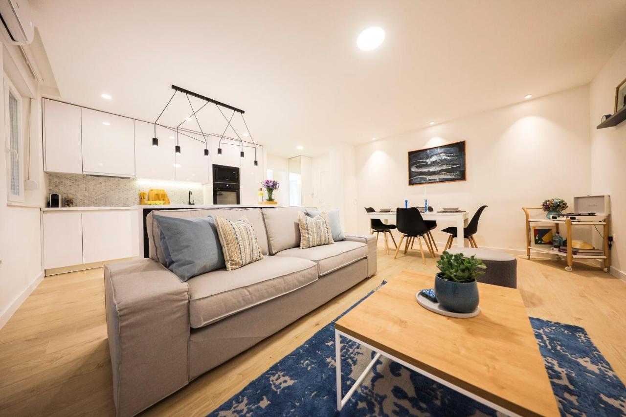 Sea View In The Center With Free Parking Apartment