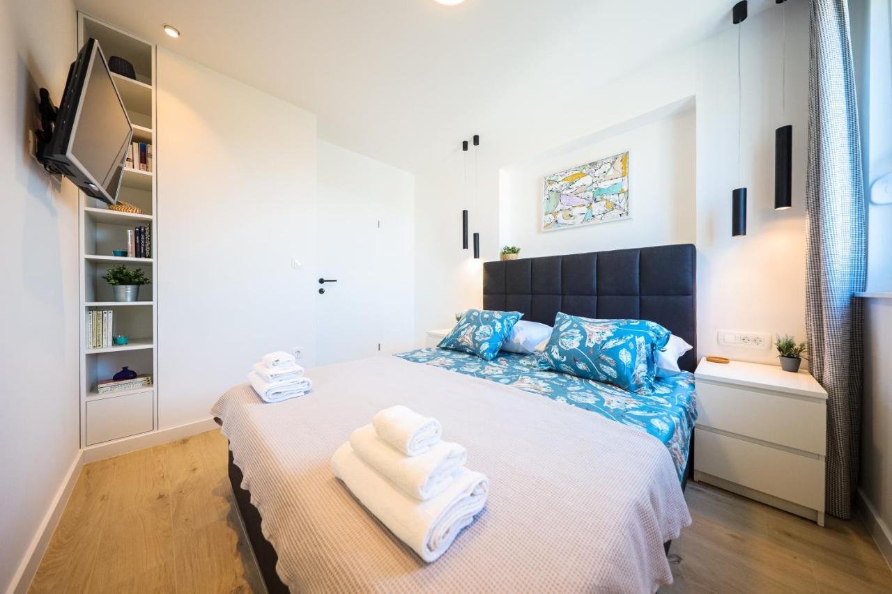 Sea View In The Center With Free Parking Apartment