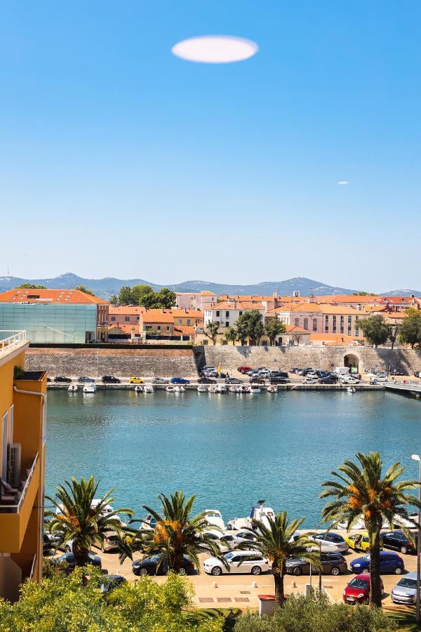 Apartment Sea View In The Center With Free Parking